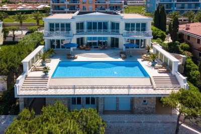 Luksuzna vila prvi red do mora ! Umag Crveni Vrh.