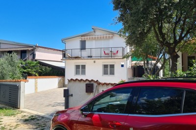 House with two apartments for sale, Pavicini!