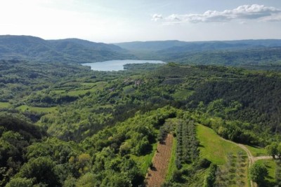 GRIMALDA – atraktivno građevinsko zemljište s pogledom na prirodu, 1162 m2