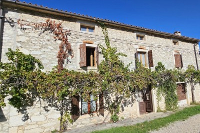 Verkauf - authentisches Steinhaus mit 2 Nebengebäuden und großem Garten, Brtonigla!