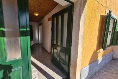 Prodaja - Prelepa, renovirana istarska kuća u centru, Marčana!