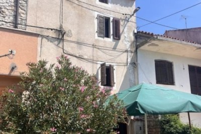 For Sale: Stone House for Renovation – Surroundings of Buje