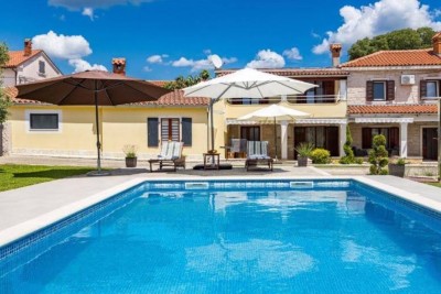 VILA S BAZENOM IN KONOBOM , ISTRA