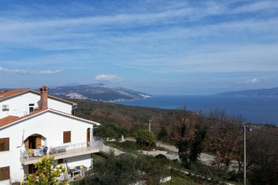 Labin, okolica, kuća sa šest apartmana i pogledom na more