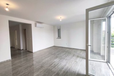 Stan s dvema terasama v novogradnji, Žbandaj