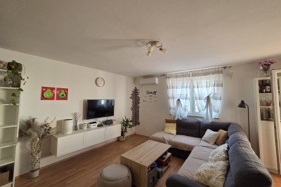 Pula – Nähe Jadreški, Geräumige möblierte Wohnung 71,89 m² mit Parkplatz