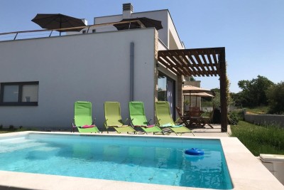 Fantastische Villa mit Meerblick. Feder.