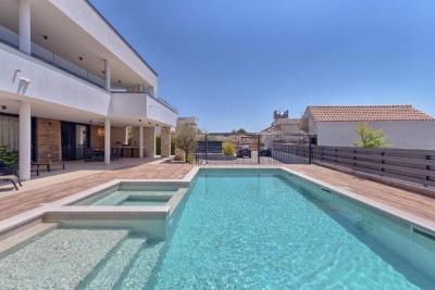 Fažana - Peroj - Beautiful Villa with Pool and Sea View Near the Beach