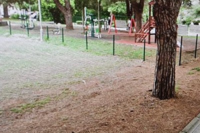 Građevinska parcela s projektom za zgradu blizu plaže