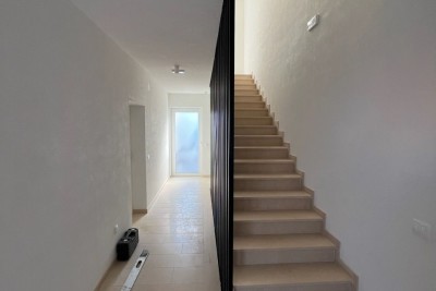 Tar-Vabriga! Novogradnja! Prelijepi dvoetažni stanovi.