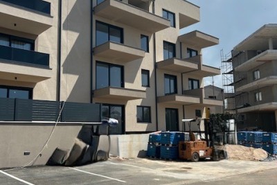 Novogradnja!! Prodaja stanovanja s parkirnim mestom, blizu Poreča, Vabriga!