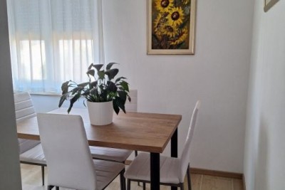 UMAG – stan u centru, 300 m od mora