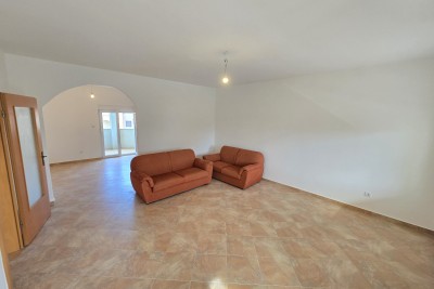 MEDULIN – Wohnung mit zwei Terrassen und Parkplatz