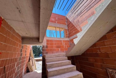 Nuovo progetto, Barbariga! Appartamento con giardino e parcheggio a 500 m dal mare