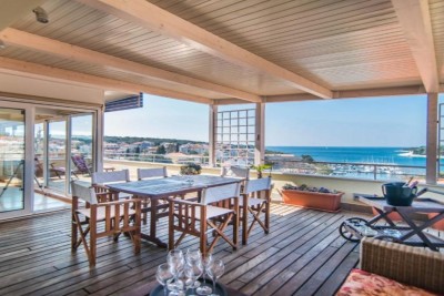 Prodaja - Prelijepa kuća s apartmanima i restoranom, Pula! Pogled na more!