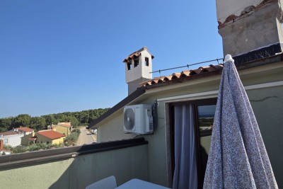 LIŽNJAN – WUNDERSCHÖNE WOHNUNG MIT MEERBLICK, 600 M VOM MEER ENTFERNT