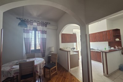 PULA CENTAR – Prostoren stan s pogledom na mesto