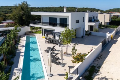 Sale - newly built, modern, and exclusive villa with a pool, Volme, Pula!