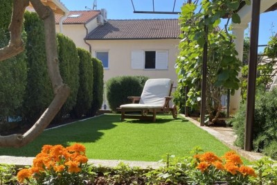 Pula – Stoja House with Two Residential Units, 50 m from the Sea