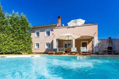 Beautifully renovated Istrian house with a private pool –  Svetvinčenat