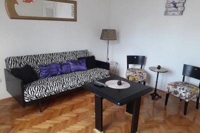 PULA!  Prodaja stana – 80 m², odlična lokacija.
