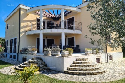 Medulin, Pošesi, samostojna vila 50 m od plaže.