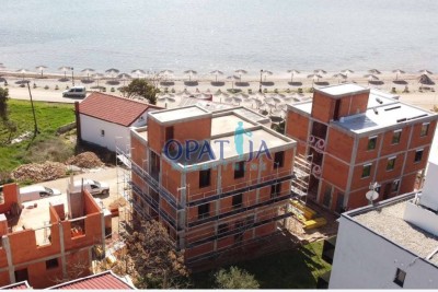 Luksuzni apartma Vir S3 in strešna terasa 2. vrsta ob morju