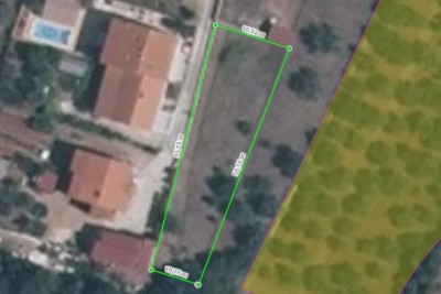 Gradevinsko zemljiste 750m2 u Galižani.