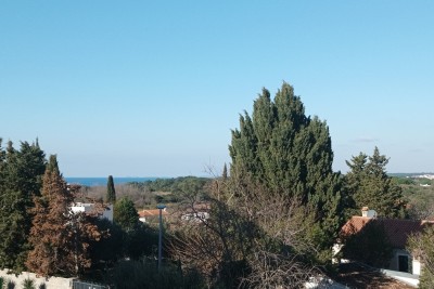 Pula Štinjan. Prodamo 2 stanovanji v 1. nadstropju s pripadajočim vrtom.