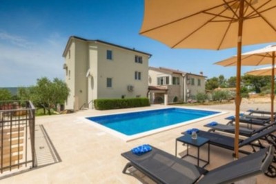 Trget – Prelijepa kuća s panoramskim pogledom na more