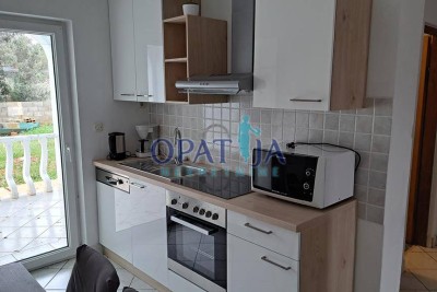 Vir/Dalmacija, Apartman E5 94m² 200m do mora