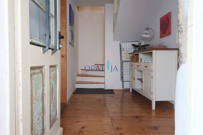Mošćenička Draga - Prilika - renovirana kamena kuća sa stanom na mirnoj lokaciji i prekrasnim pogledom