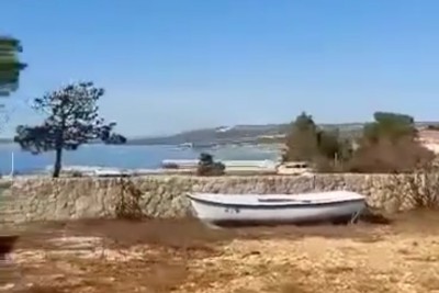 Otok Pag - 750m2, građevinsko zemljište samo 50m do mora