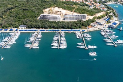 Veruda. Sale of modern apartments in an exclusive building with a view of the marina, Pula!