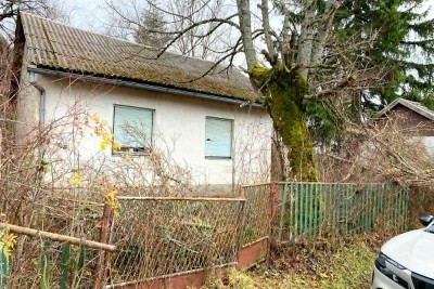 Gospić, Bilaj - Majhna hiša z zemljiščem 2144 m2