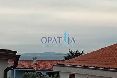 Vir, južna strana kuća 2 apartmana sa garažom blizu mora
