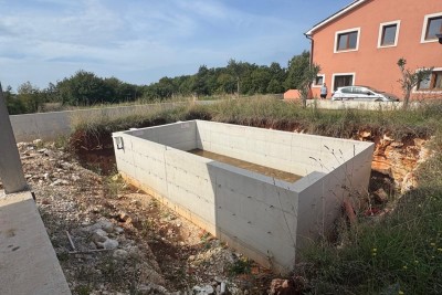 For sale: single-story house with a pool - currently in rough construction phase, Sveti Petar u Šumi - near Pazin!