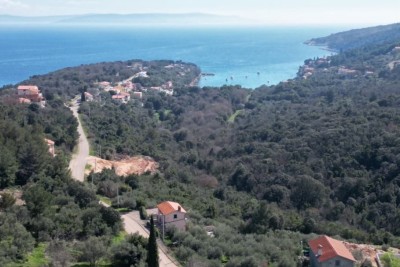 FOR SALE: BUILDING LAND WITH PROJECT – IDEAL FOR INVESTORS