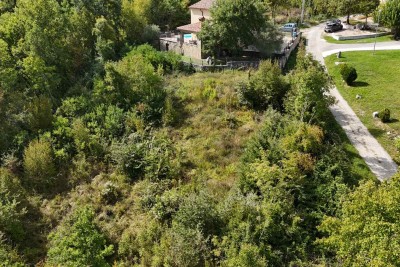 Istrien, Pićan – Baugrundstück, 1554m2, mit rechtskräftiger Baugenehmigung