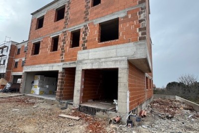 Veli Vrh, veliko stanovanje s 3 spalnicami
