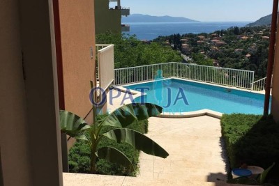 Opatija-Ičići odličan stan 3s+db u zgradi sa bazenom