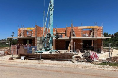 New project, Barbariga! Apartment with garden and parking, 500 m from the sea