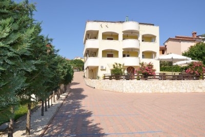 Apartmanski objekt s bazenom na odličnoj lokaciji, s pogledom na more u Medulinu