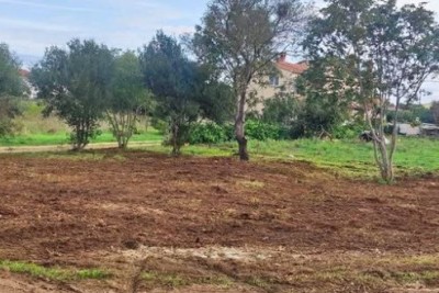 Građevinsko zemljište s projektom – Valbandon, 450 m²