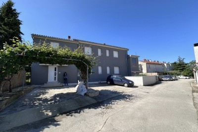 Hiša z dovoljenjem za gradnjo 4 stanovanj!