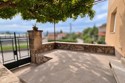Matulji, Centre – Renovated 54 m² Apartment with Terrace, Private Entrance and Parking Space