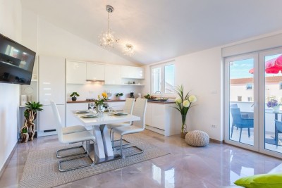 Medulin – House with 2 Apartments, 100 m from the Beach