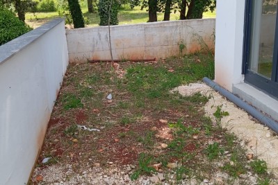 Zu verkaufen: Zweizimmerwohnung mit Garten – Medulin