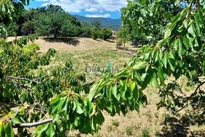 Jušići - građevni osunčan teren, pravilnog oblika