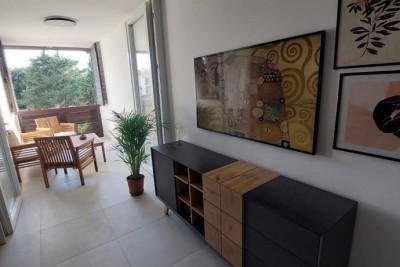 ČERVAR PORAT –  STAN, 2 SPAVAĆE SOBE, 1 MINUTA OD MORA